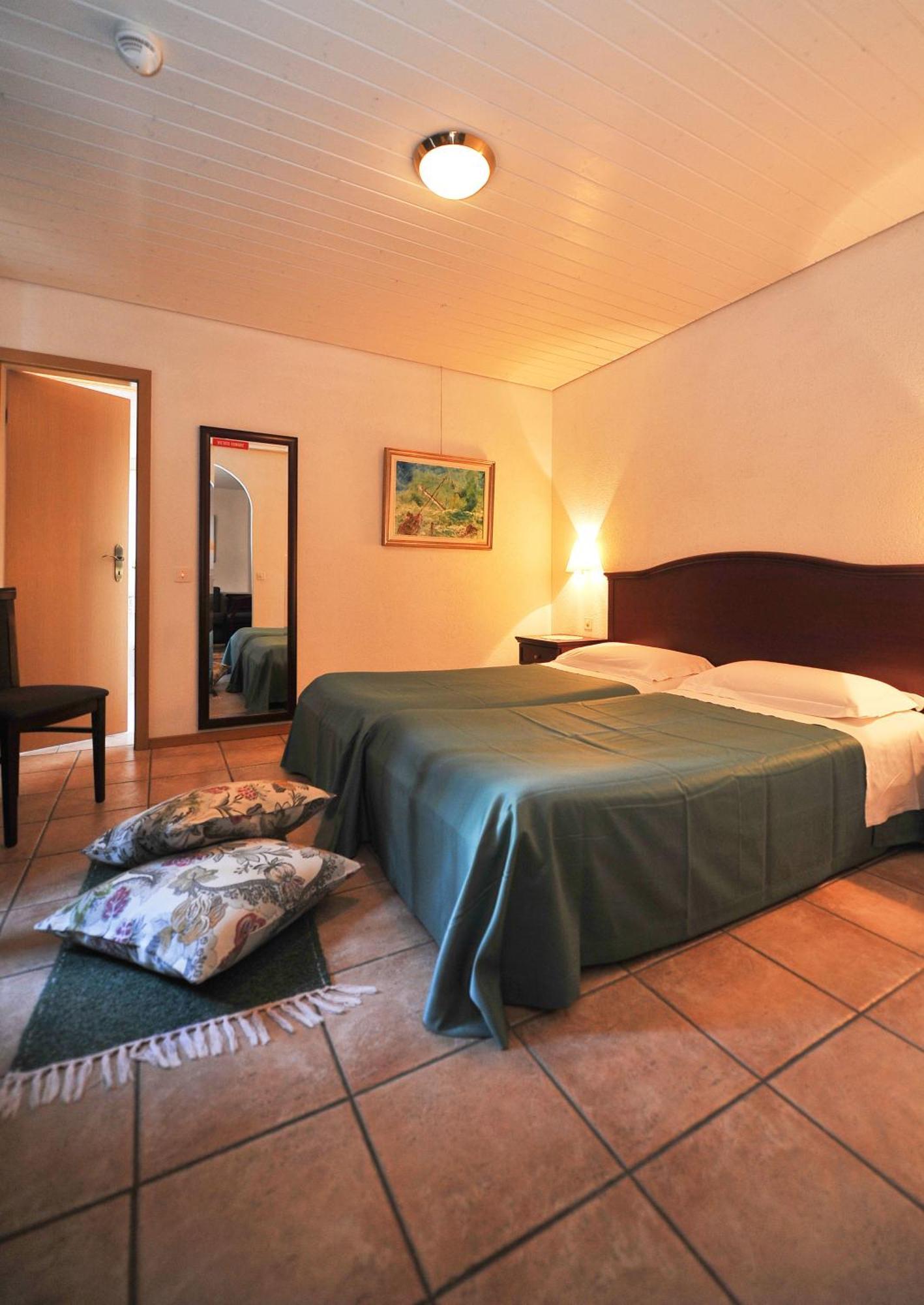 Hotel Ristorante Grotto Serta Lamone Zimmer foto